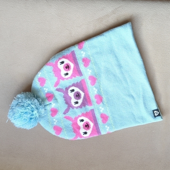 Loungefly Beanie Pom Pom Knitted Warm Hat Alpacas Hearts Design - Picture 4 of 8